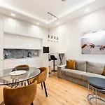 Apartment Zlota Sophisticated By Bookinghost *
