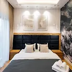 Zlota Sophisticated By Bookinghost Apartment Warsaw