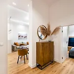 Apartment Zlota Sophisticated By Bookinghost Warsaw