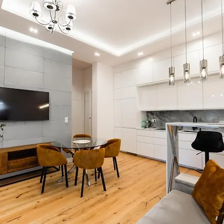 Zlota Sophisticated By Bookinghost * Warsaw