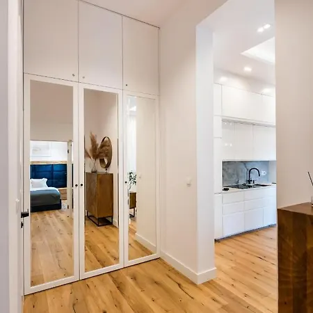 Lägenhet Zlota Sophisticated By Bookinghost *