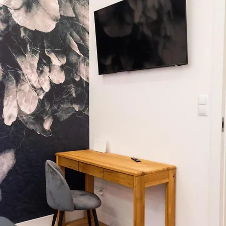 Zlota Sophisticated By Bookinghost Warszawa