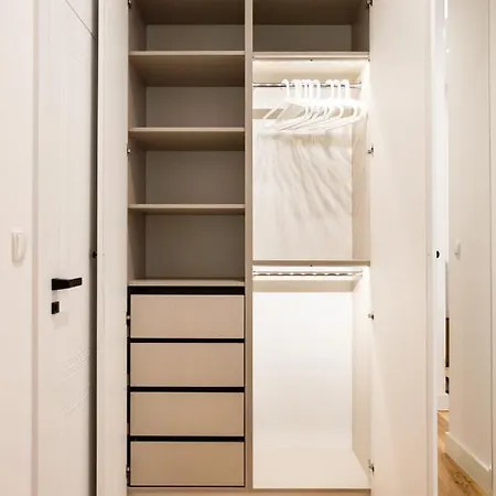 Lägenhet Zlota Sophisticated By Bookinghost