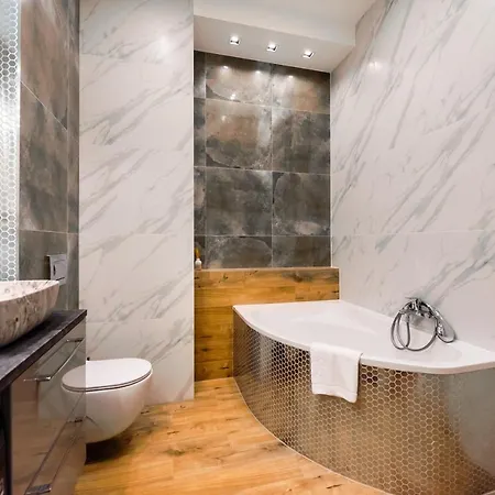 Zlota Sophisticated By Bookinghost Apartment *