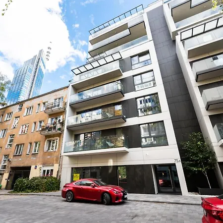 Zlota Sophisticated By Bookinghost